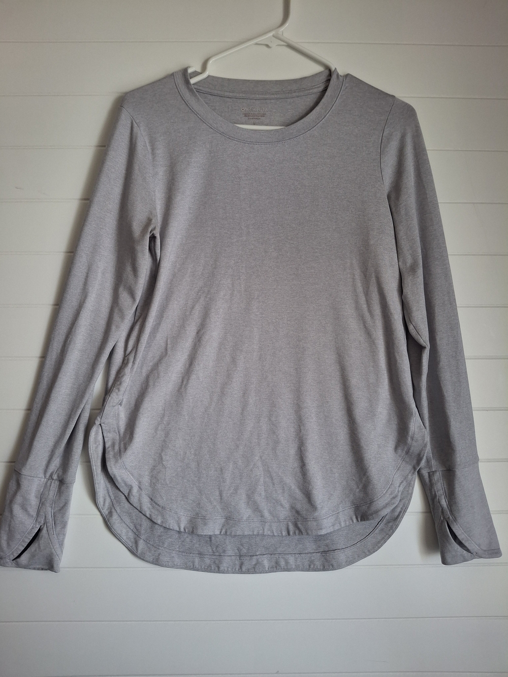 Athleta Light Gray Long-Sleeve Activewear Crew Top